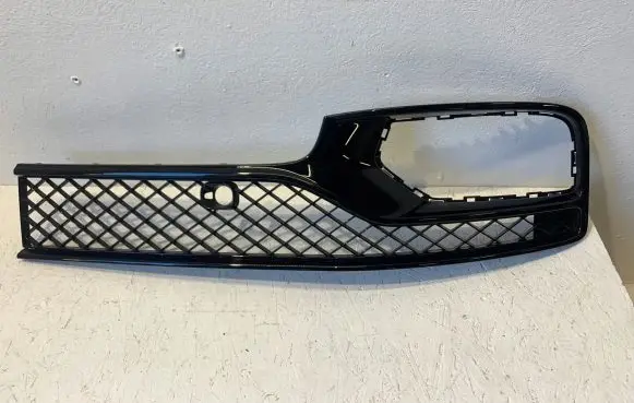 Bentley Flying Spur Front bumper lower grill