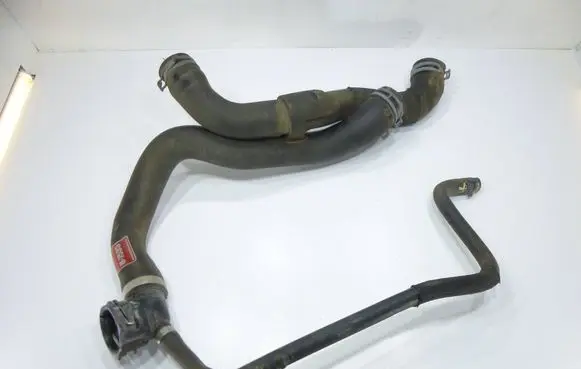 Engine coolant pipe/hose