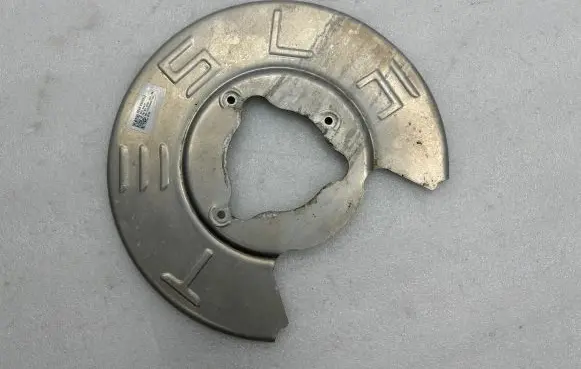 Tesla Model Y Rear brake disc plate dust cover 104466500C