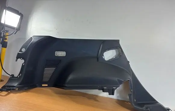 Renault Koleos I Trunk/boot lower side trim panel