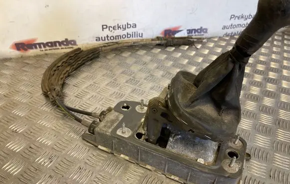 Gear shift cable linkage