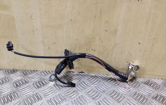 Volkswagen Touareg II Positive cable (battery) 7P0971225B