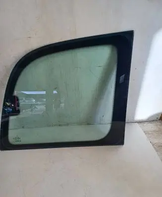 Mercedes-Benz Vaneo W414 Rear side window 43R001025