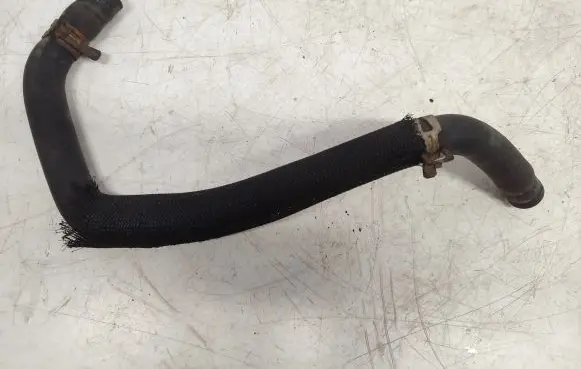 Coolant pipe/hose