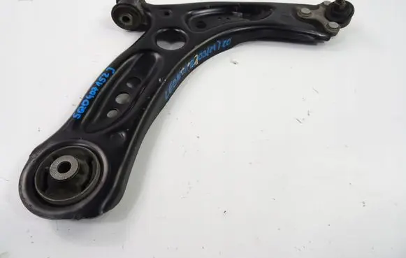 Seat Leon (5F) Front lower control arm/wishbone 5Q0407152J