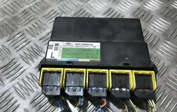 Ford Mondeo Mk III Comfort/convenience module 1s7t15k600lb 1s7t-15k600-lb