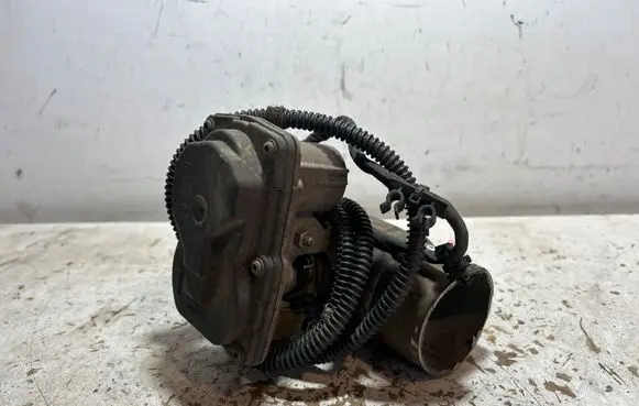 Volkswagen PASSAT B8 Intake manifold valve actuator/motor 51500204