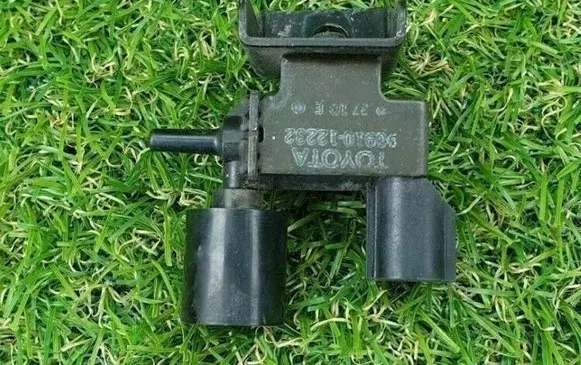 Toyota Avensis T250 Turbo solenoid valve 9091012232