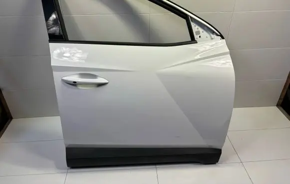 Hyundai Tucson IV NX4 Front door