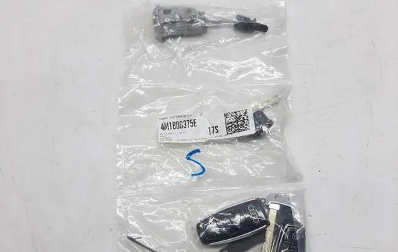 Audi Q7 4M Tool set 4M1800375E