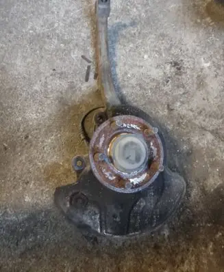 Chrysler 300 - 300C Front wheel hub