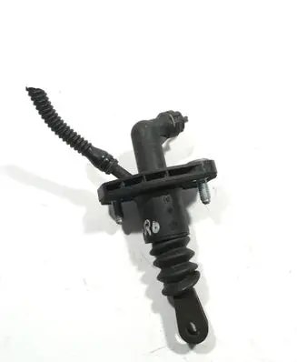Suzuki Grand Vitara II Clutch slave cylinder 2381084J00