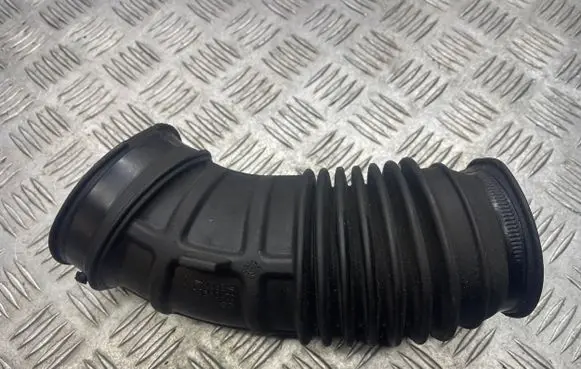 Chrysler 300 - 300C Air intake hose/pipe 0210490A