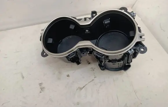 Cup holder front