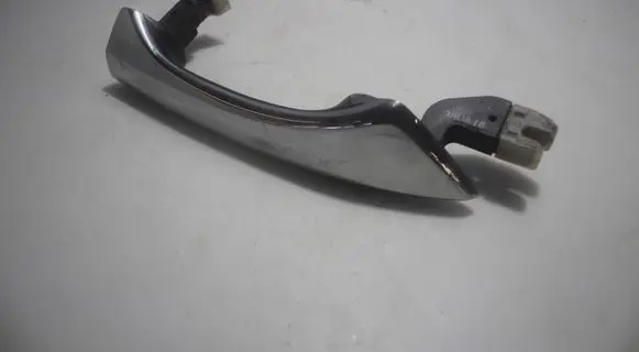 Rear door exterior handle/bracket