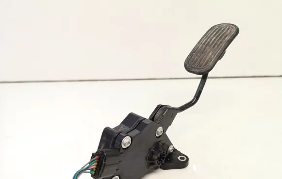 Lexus IS 220D-250-350 Accelerator throttle pedal 7811053010 1988007221 04J25B00130
