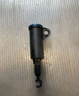Honda CR-V Glovebox shock absorber 6062352