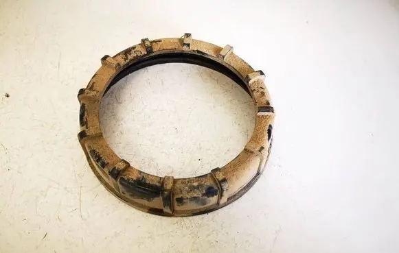 Volkswagen PASSAT B5.5 In tank fuel pump screw locking ring/nut 321201375A