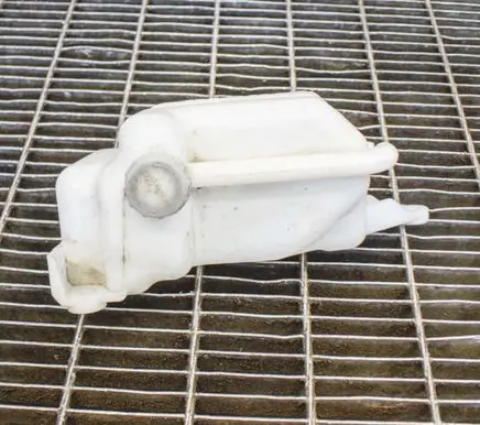 Mitsubishi L200 Coolant expansion tank/reservoir