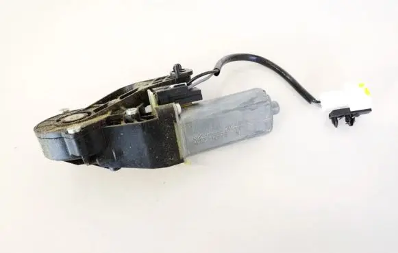 Mercedes-Benz E W211 Seat adjustment motor 0390203207 82064802-4