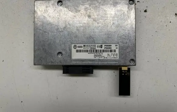 Audi A4 S4 B7 8E 8H Bluetooth control unit module 8P0862335H