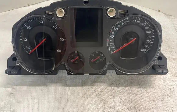 Volkswagen PASSAT B6 Speedometer (instrument cluster) A2C53145550