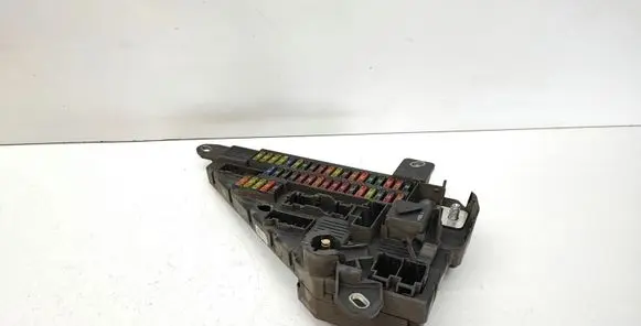 BMW 5 E60 E61 Fuse module 9138830