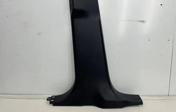 (B) pillar trim (bottom)