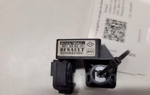 Renault Scenic II - Grand scenic II Airbag deployment crash/impact sensor 8200682396 601298200