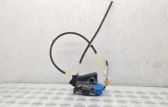 Audi A4 S4 B5 8D Rear door lock 8D0839015A