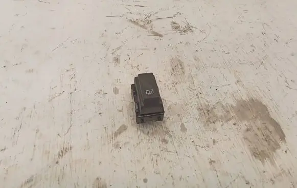 Opel Vivaro Windscreen/window heater switch 253508347R 93868044 10095622