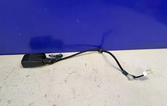 Lexus RX 450H Rear seatbelt buckle 18479