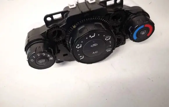 Ford Fiesta Climate control unit 8A6119980BE 8A61-19980-BE