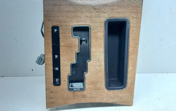 Lancia Thema Gear shifter surround trim plastic S1UV08AAAAB 4085840