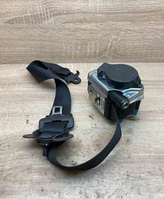 Volvo XC90 Rear seatbelt R16151401YB R2302LL
