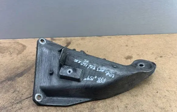 BMW X5 E53 Engine mounting bracket 6761565 22116761565
