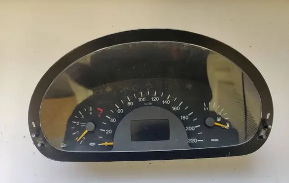 Mercedes-Benz Vito Viano W639 Speedometer (instrument cluster) 555000330701 555000330602 555000330002