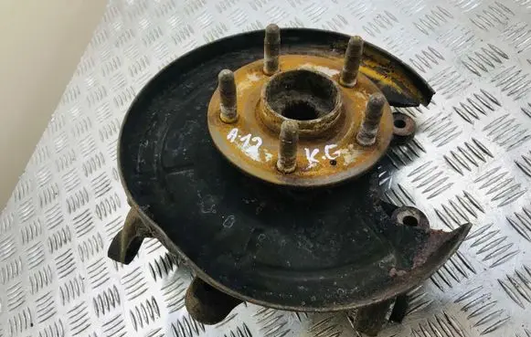 Rear wheel hub spindle/knuckle