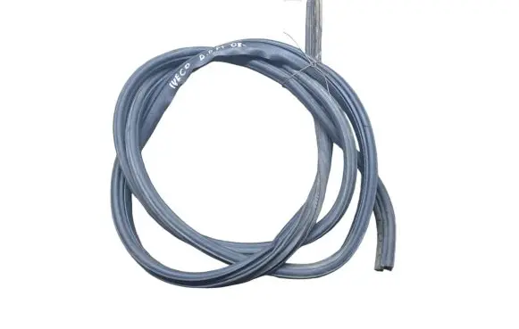 Iveco Daily 35 - 40.10 Front door rubber seal