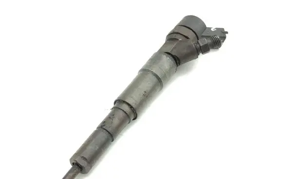 BMW 5 E39 Fuel injector 2354093 0445110025