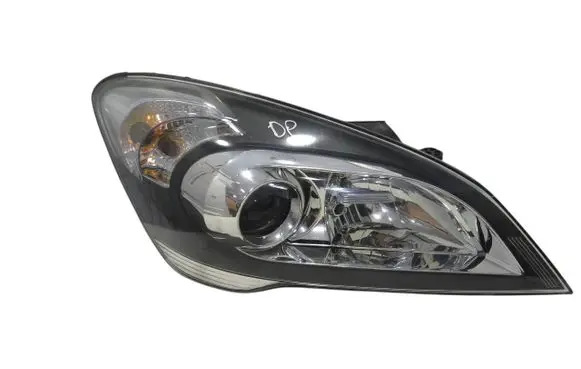 KIA Ceed Headlight/headlamp 04631454