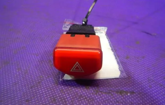 Nissan Micra Hazard light switch 