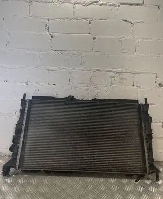 Ford Focus Coolant radiator 3M5H8005