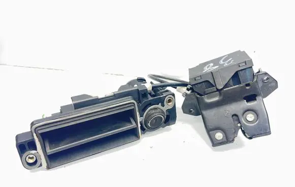 Loading door lock