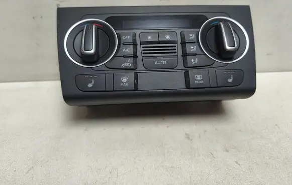 Audi Q3 8U Climate control unit 8U0820043G