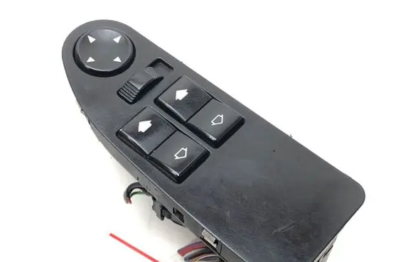 BMW 5 E39 Electric window control switch 8368967