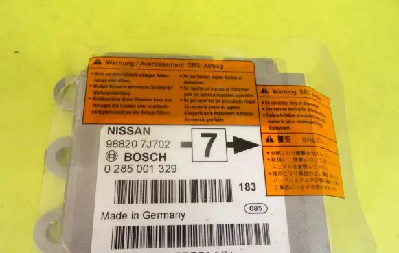 Nissan Primera Airbag control unit/module 988207J702 0285001329