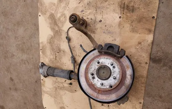 Hyundai Sonata Rear wheel hub spindle/knuckle 