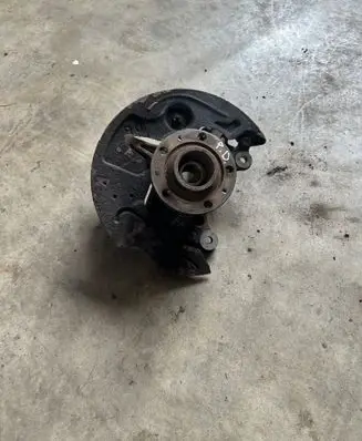 Front wheel hub