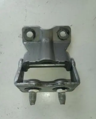 Subaru B9 Tribeca Tailgate/trunk/boot hinge